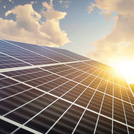 Qual a melhor estação do ano para instalar um sistema solar fotovoltaico? 